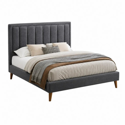 Cama tapizada de dormitorio con cabecero acolchado de paneles estructura de madera base de listones color gris con patas de madera 160 x 200 cm